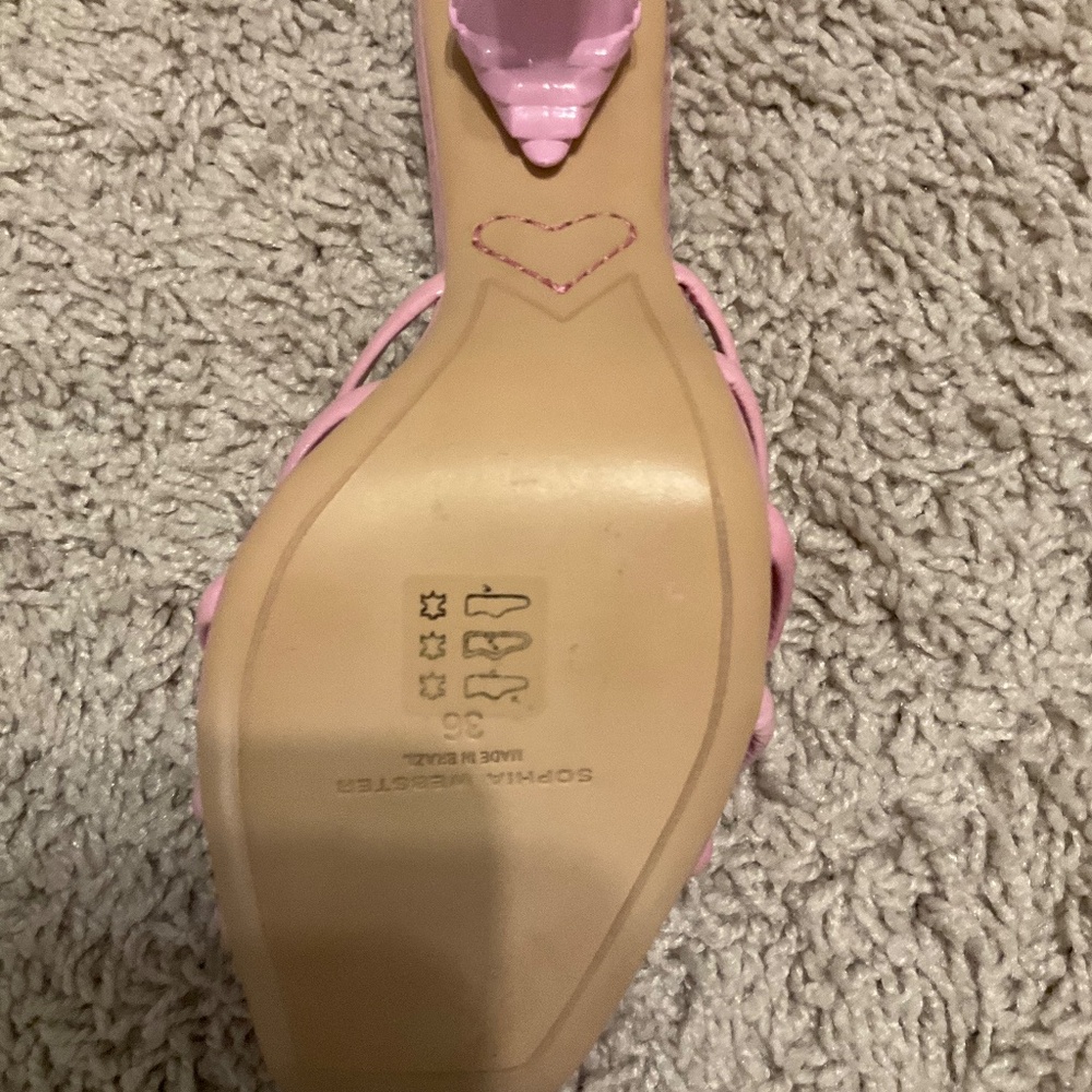 SOPHIA WEBSTER FLO FLAMINGO MID-HEEL PATENT LEATHER MULE. SIZE: 36 EU (6 US). - Picture 3 of 7